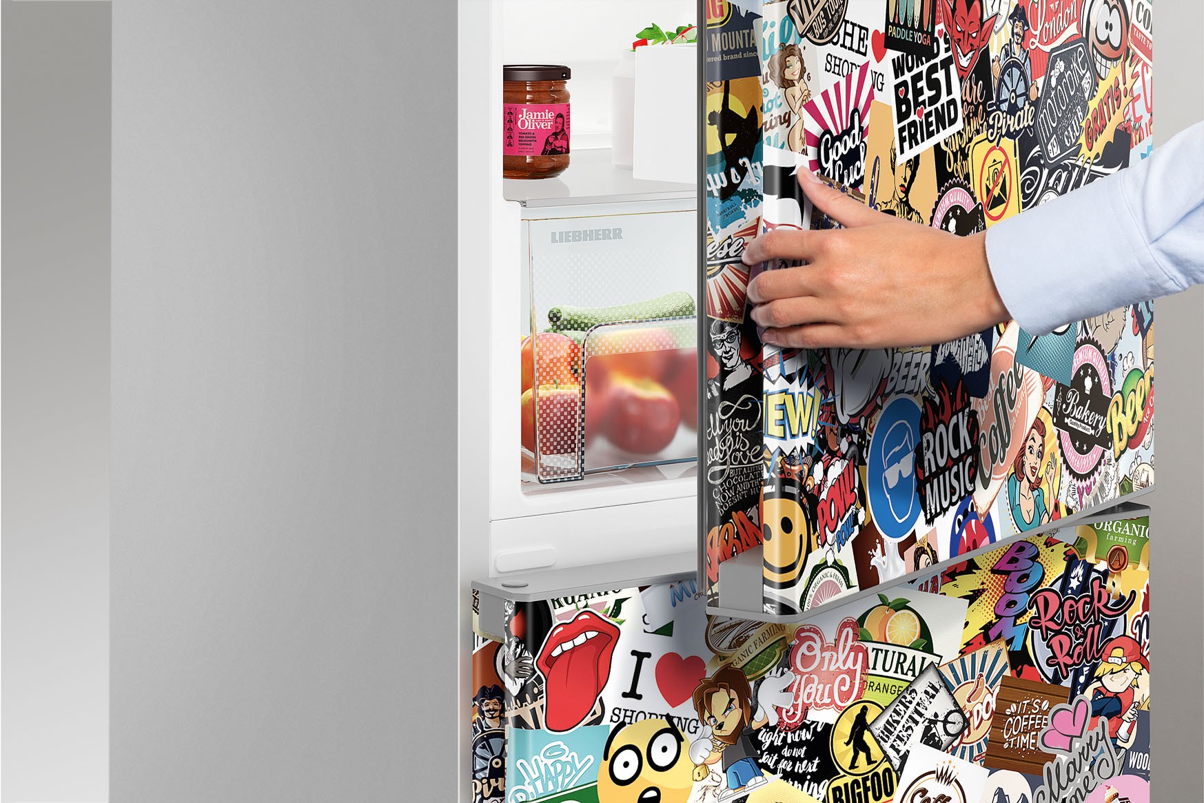 холодильник в прихожей стикер арт 