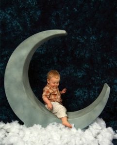ребенок и луна